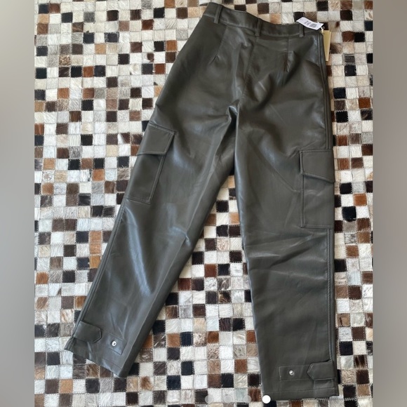 NWT Aritzia Cargo Vegan Leather Pants Size 2 - Picture 7 of 7